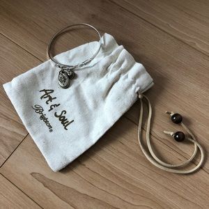 Brighton Art & Soul Joy To The World Bangle NWOT